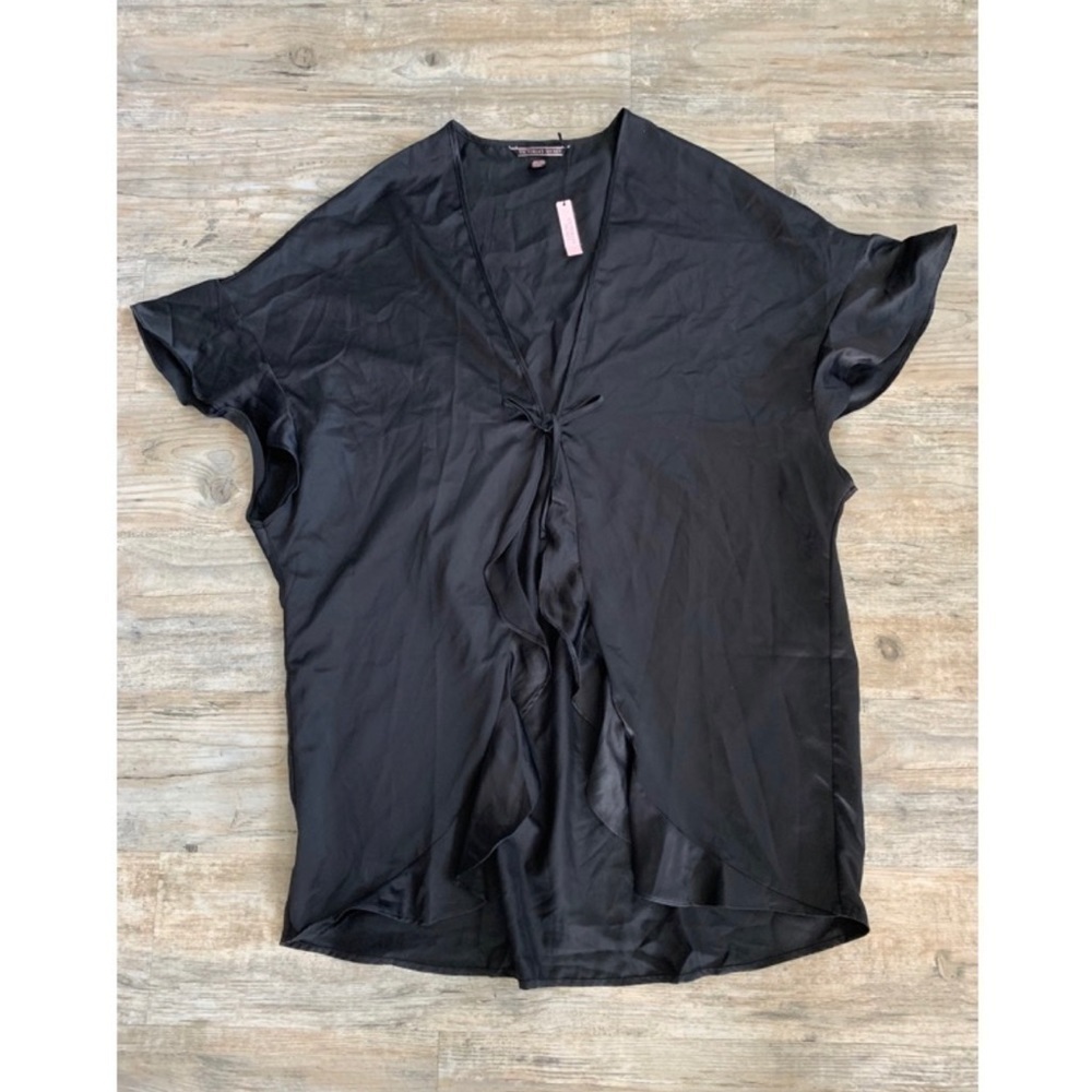 NWT VICTORIAโS SECRET Black Satin Kimono